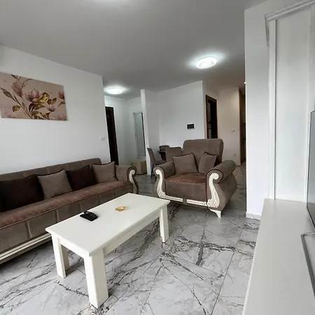 Lux Rose Avenue 75m2 Apartmán Kragujevac