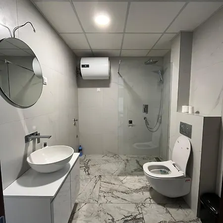 Lux Rose Avenue 75m2 Apartment *