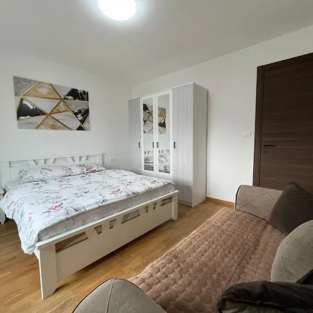 Lux Rose Avenue 75m2 Kragujevac